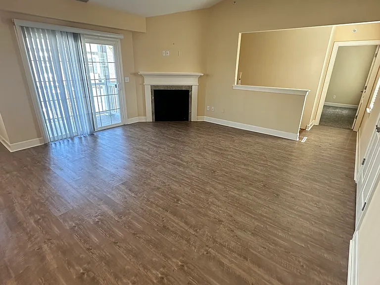 Dockside Village Apartments — Photo 108