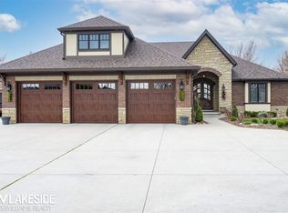 48853 Point Lakeview St, New Baltimore, MI 48047