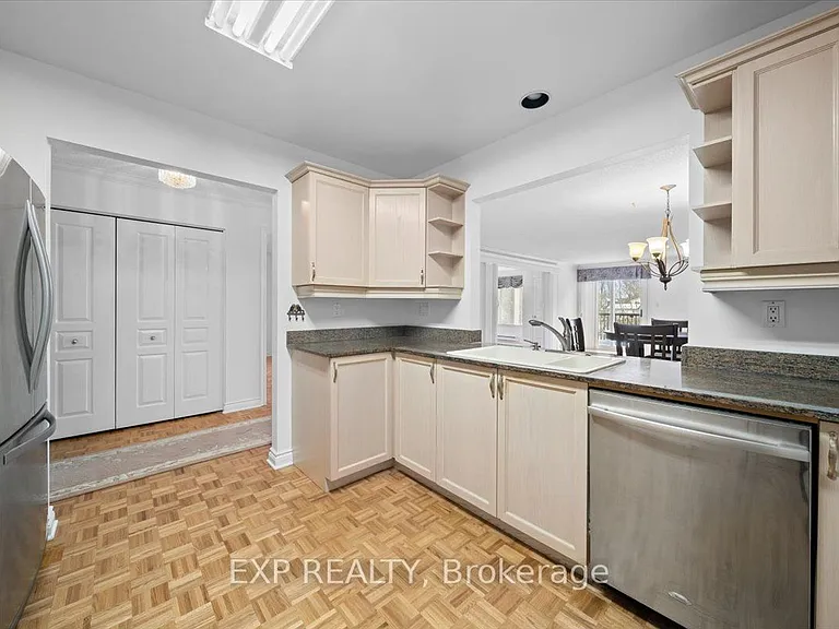469 Church St #18 — Photo 7
