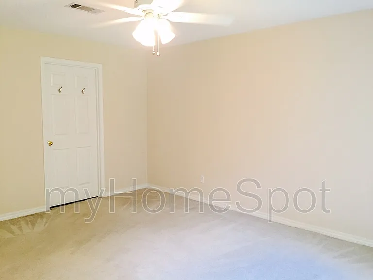 6805 Cedar Lake Dr — Photo 8