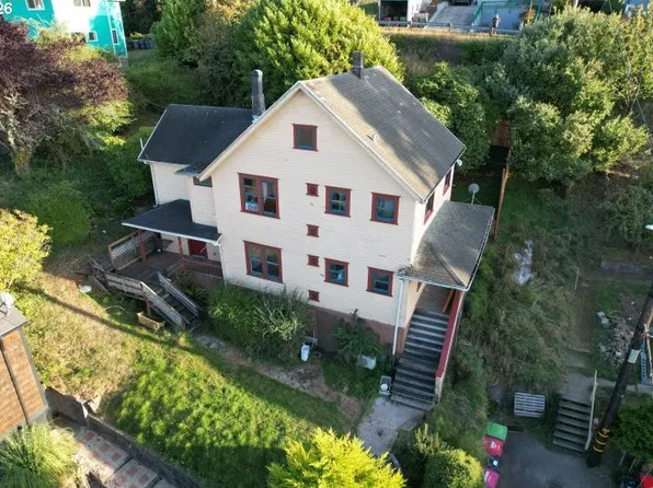 152 Washington St, Astoria, OR 97103