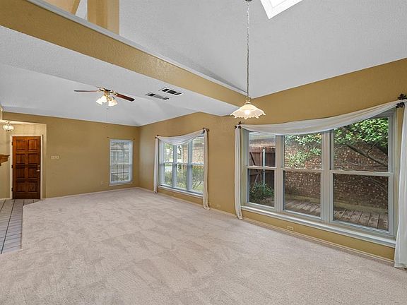 3rd image of 1840 Palo Alto Dr