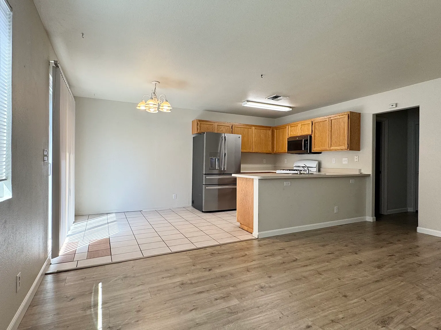 3 bed, 1167 sqft, $1,895 — Photo 3