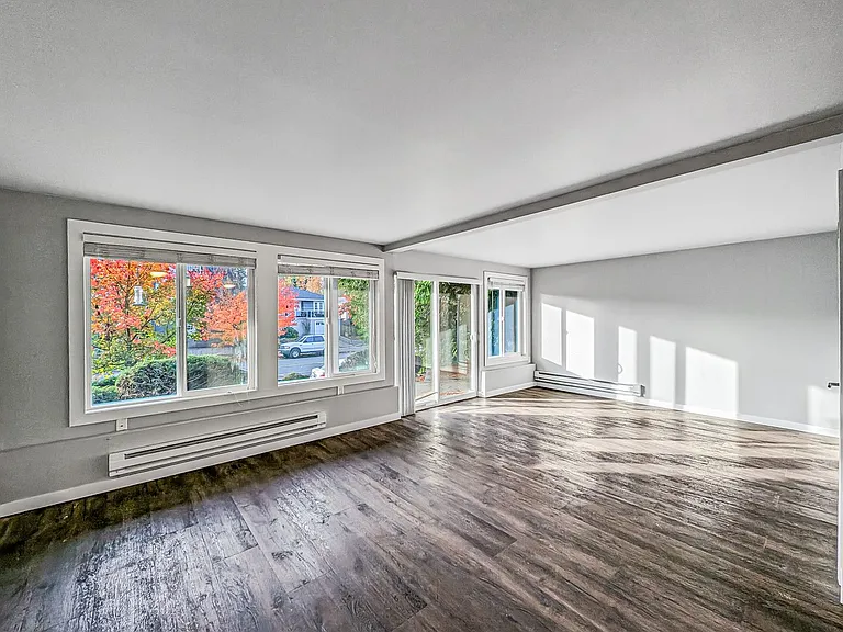 5956 Fauntleroy Way SW — Photo 1