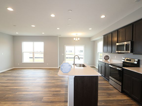 4th image of 10630 Mangrove Dr