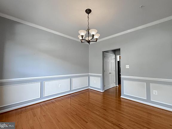 4th image of 20894 Governors Mill Ct