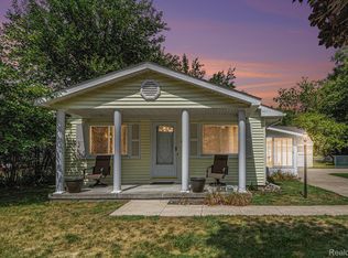 5524 S Aylesbury Dr, Waterford, MI 48327