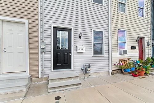 125 Bethel St Photo 1