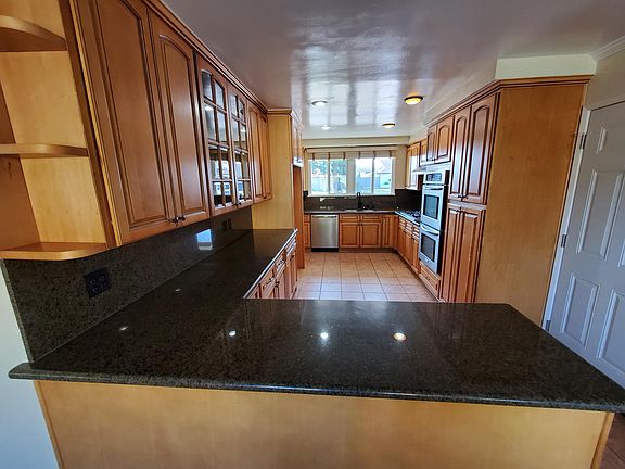 3rd image of 12118 Woodley Ave