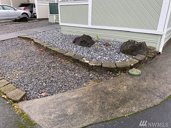 5th image of 9808 Chandler St S