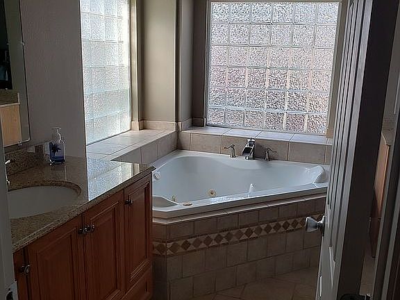 3rd image of 2208 Pine Valley Dr