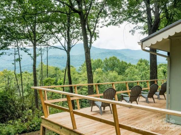 275 Barrett Rd, Balsam, NC 28707