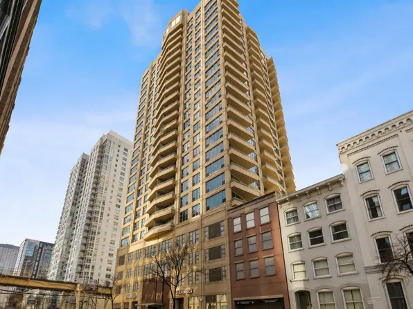 200 N Jefferson St APT 1901, Chicago, IL 60661