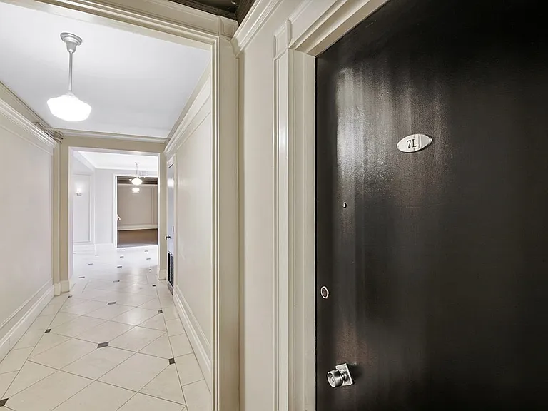 21 Beacon St #7L — Photo 9
