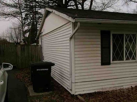 2nd image of 1115 Cedarview Dr