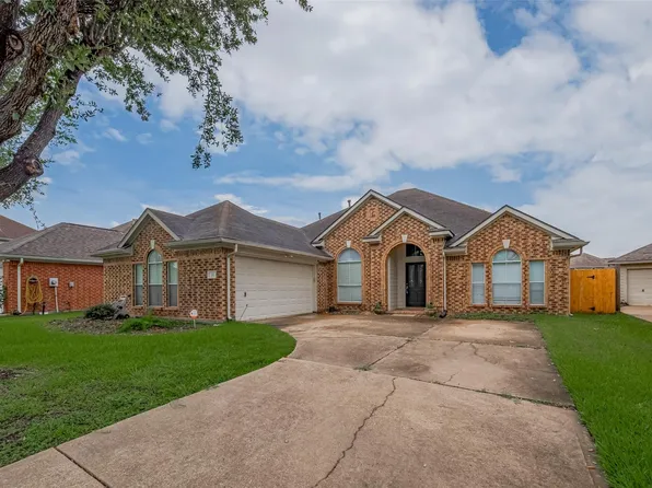311 N Esplanade Ln, Stafford, TX 77477
