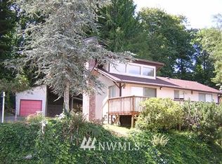 151 E Barbary Dr, Grapeview, WA 98546