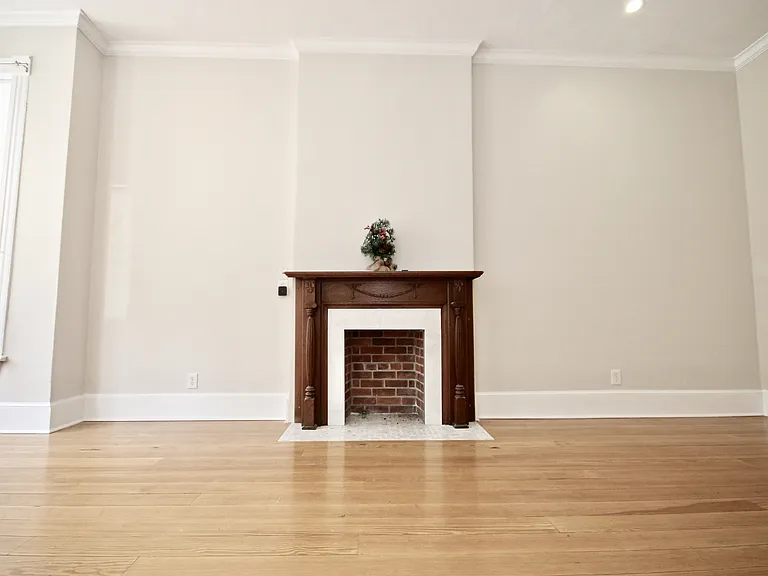 732 Yarmouth St #A — Photo 6
