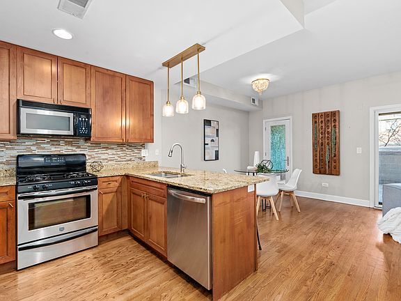 4th image of 437 W North Ave APT 203