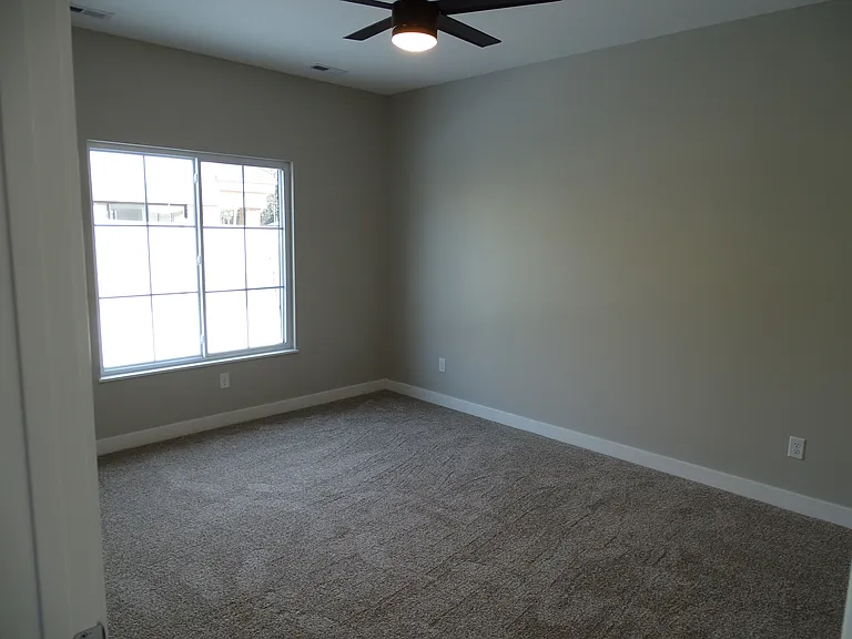 1912 Woodglen #1912A — Photo 18
