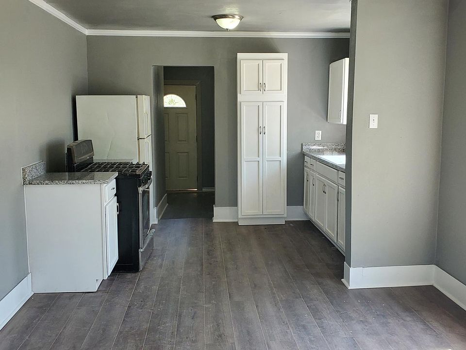 2nd image of 2224 Poplar St #Na