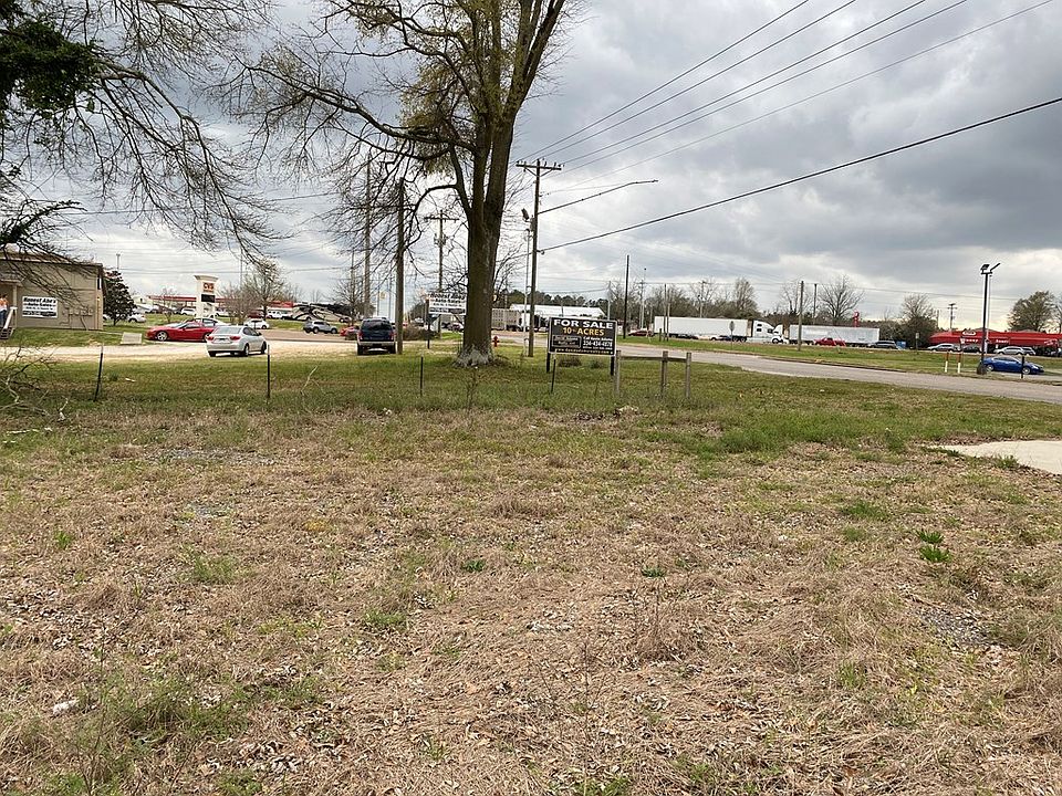 2nd image of 826 S Three Notch St
