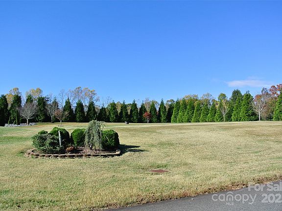 2nd image of 153 Kensington Dr
