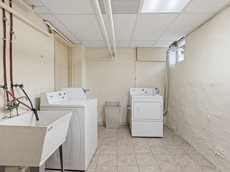 Doolittle 2735 Humboldt Ave S — Photo 15