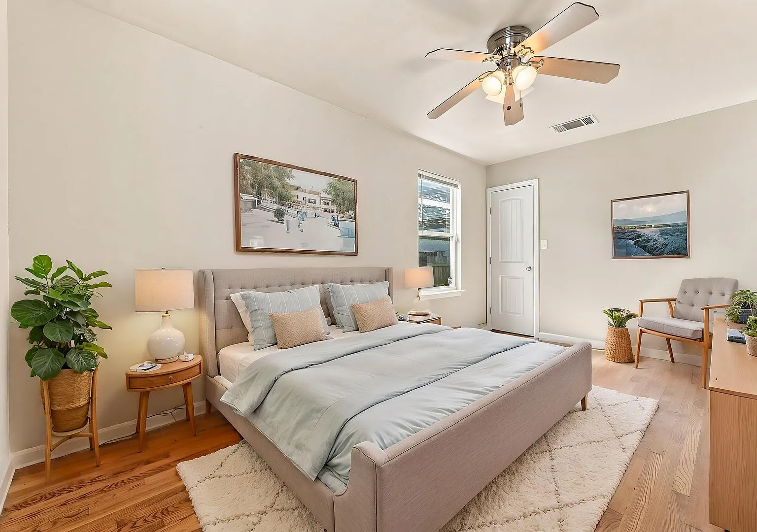 Remodeled 3 Bed / 2 Bath Central Austin Home with Wood Floors & High-End Finishes — Photo 2