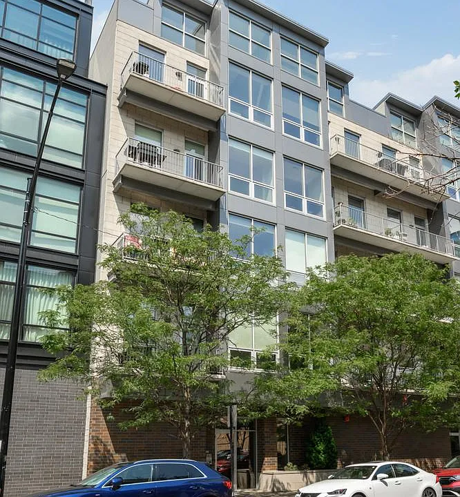 16 N Carpenter St #4N