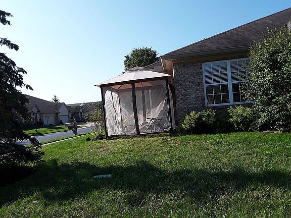 4th image of 6872 Park Square Dr #40