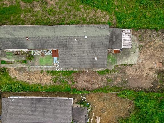 5th image of 1928 Eagle St