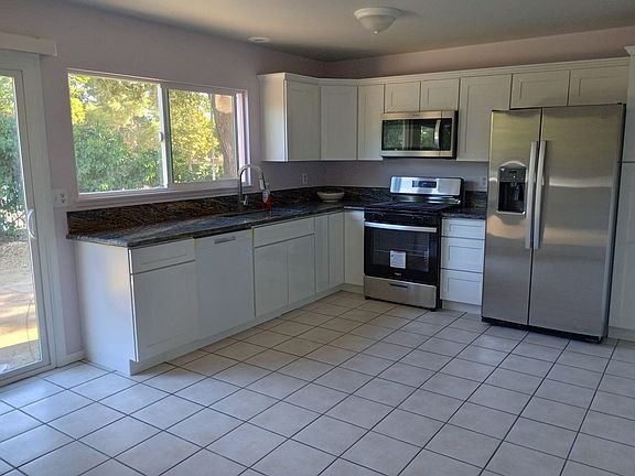 4th image of 10431 Nutmeg St