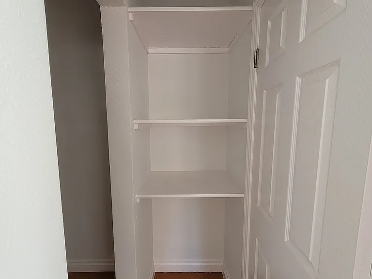 512 S Park View Street — Photo 38