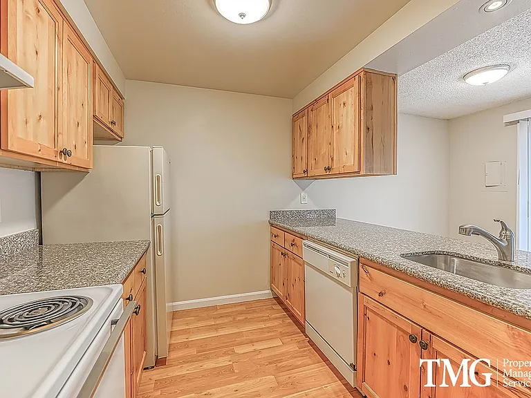 Cambria Apartments — Photo 17