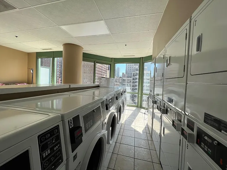 111 W Maple St #707 — Photo 11
