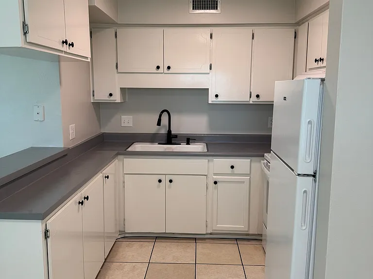 1408 Alpine Rd #5 — Photo 1