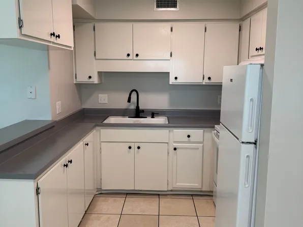 1408 Alpine Rd APT 5, Clearwater, FL 33755
