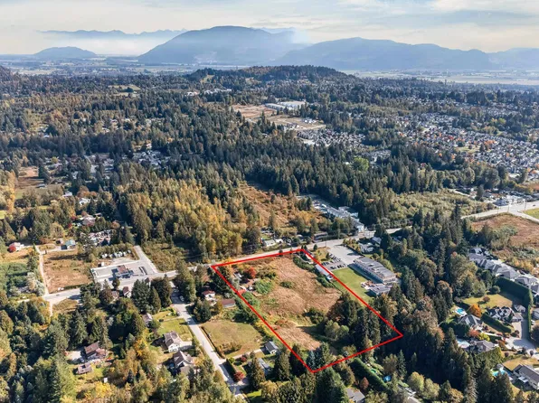 9023 Cedar St, Mission, BC V4S 1A7