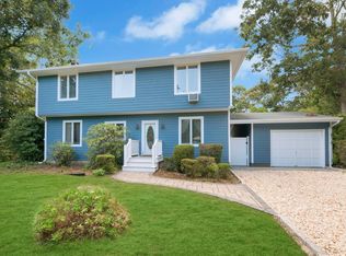 16 Norbury Rd, Hampton Bays, NY 11946