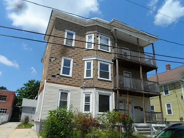 89 Chester St, Woonsocket, RI 02895