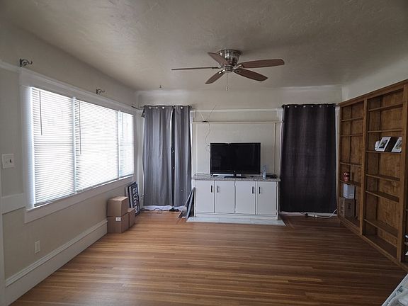 2nd image of 627 E Weldon Ave