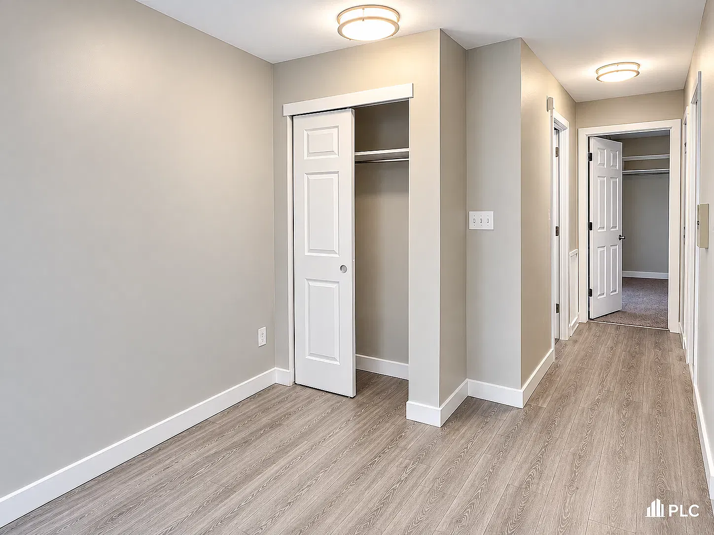 311 N Sycamore Ave — Photo 3
