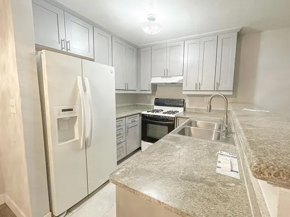 18530 Hatteras St Unit 115, Tarzana, CA 91356