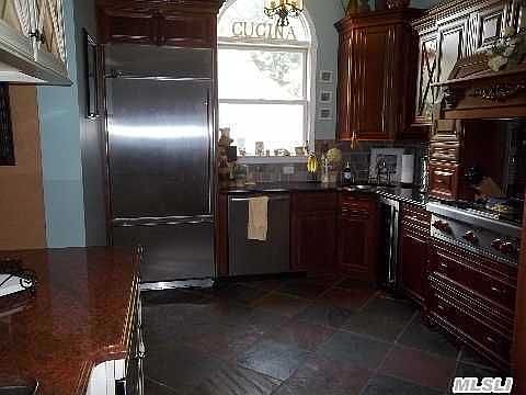 4th image of 138 5th St