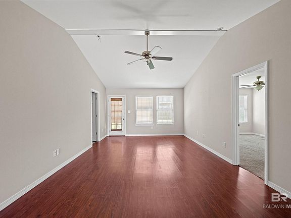 4th image of 3016 Meridian St