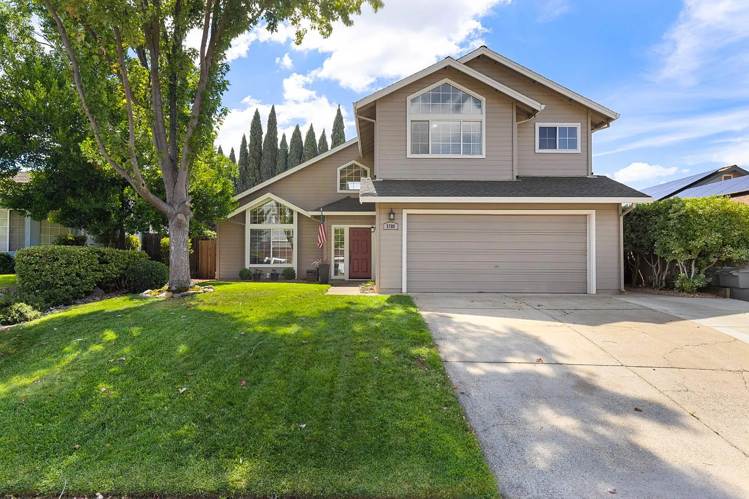 5709 Cobblestone Dr photo 1