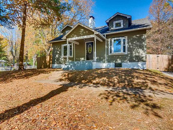 2nd image of 3221 Allens Ln
