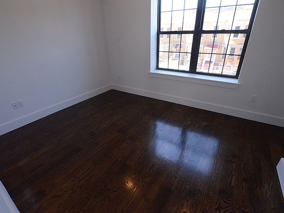 5th image of 145 E 31st St