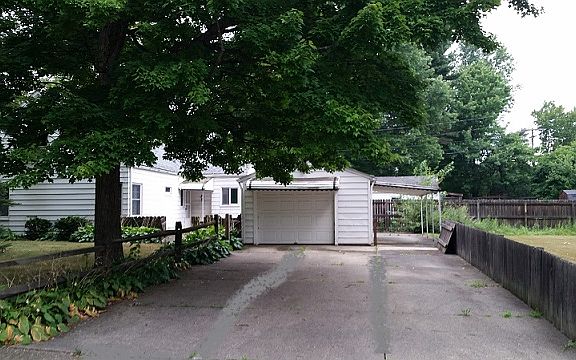2nd image of 1337 Myrtle Ave